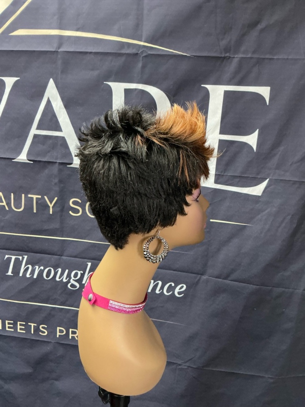 American Eagle Outfitters Short Layered Pixie Wig in Black and Honey - Picture 2 of 5